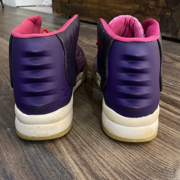 Nike Kobe VI Protro PE Reproduces Air Yeezy II 'Cheetah' Style - Picture 4 of 10